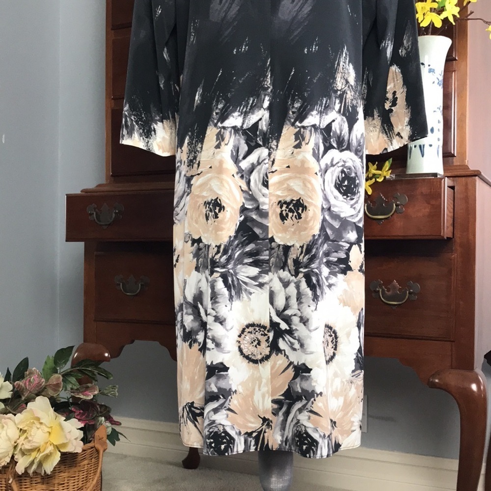 St. John Collection Floral Silk Dress Black Cream Golden Size 12 - Picture 11 of 16